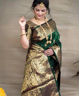 Green silk blend plain saree 3
