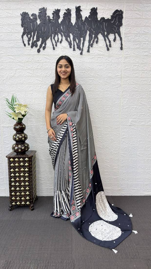 Black Color eal Mirror Hand Work with Mal Cotton Saree