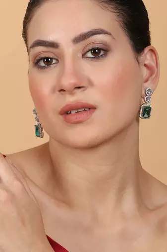 Classic crystalgreen ad earrings
