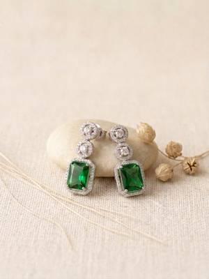 Classic green ad earrings 1