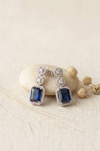 Classic blue ad earrings