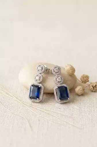 Classic blue ad earrings