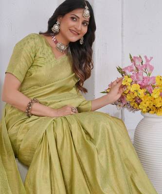 Light Green Pure Kanjeevaram Silk Rose Floral Woven Zari Design Saree With Blouse 3