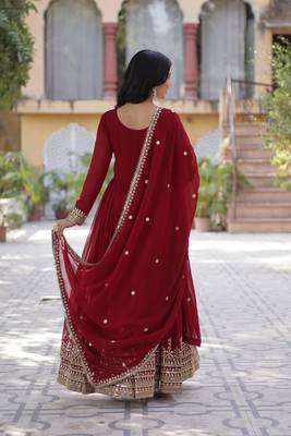 Maroon faux blooming embroidered anarkali set with dupatta 4