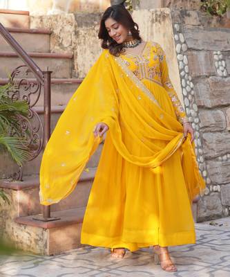 Yellow faux blooming embroidered anarkali set with dupatta 2