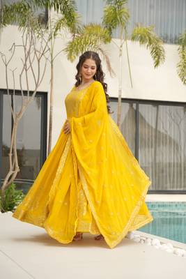 Yellow faux blooming embroidered anarkali set with dupatta 2
