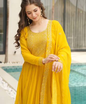 Yellow faux blooming embroidered anarkali set with dupatta 3