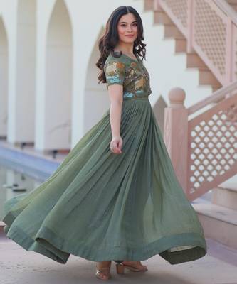 Sea green silver crunchy embroidered anarkali set with koti 2