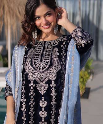 Navy blue velvet zari embroidered kurta set with dupatta 3
