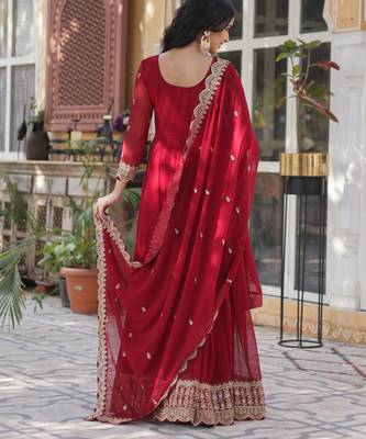 Maroon faux blooming embroidered anarkali set with dupatta 4