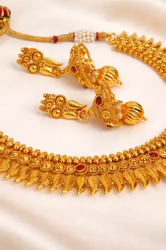 Pink kemp necklace set