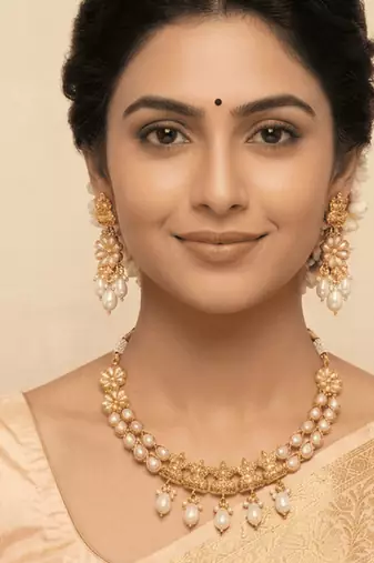 White kemp temple necklace set