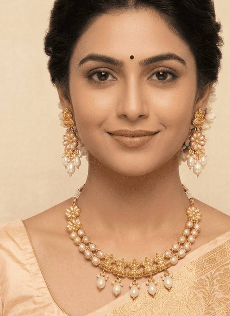 White kemp temple necklace set