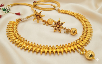 Metallic necklace set 1