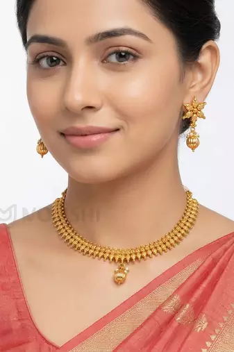 Metallic necklace set
