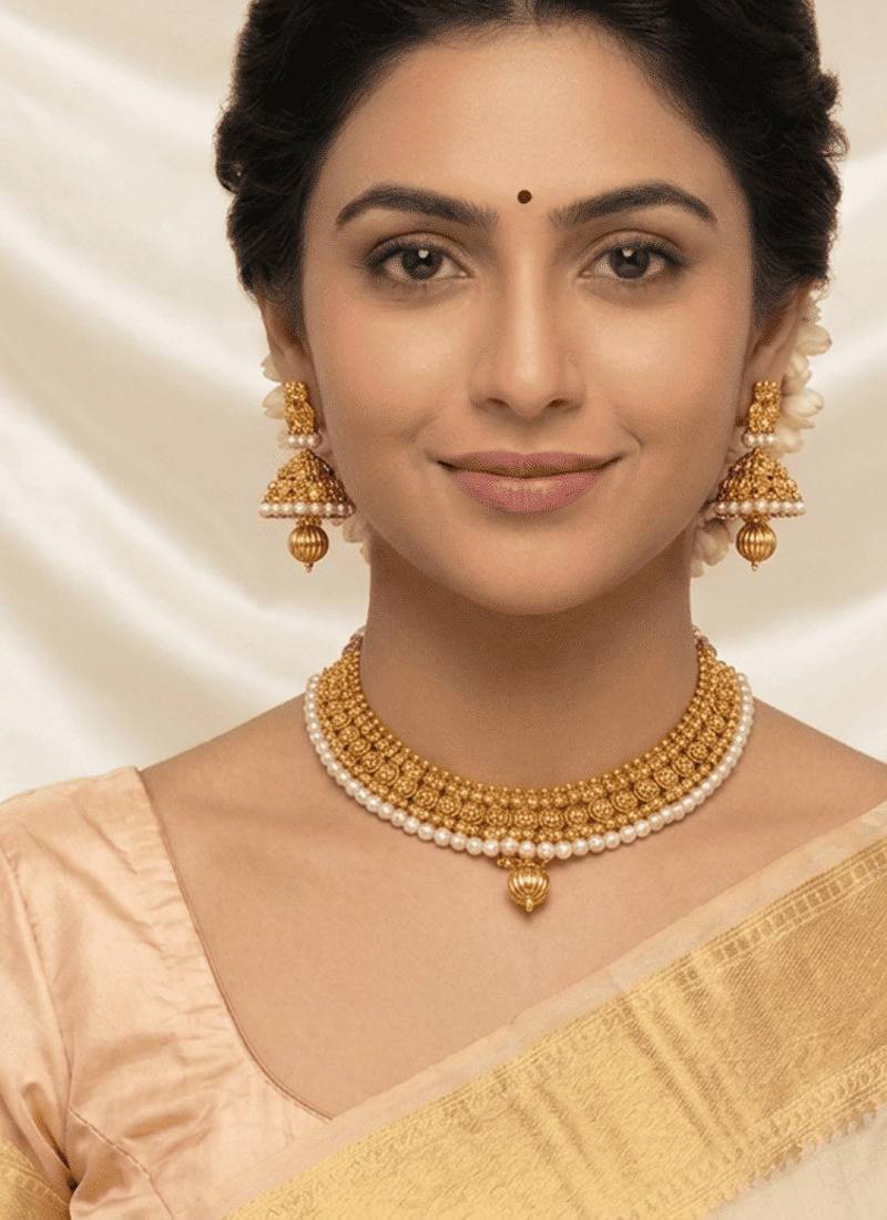 Metallic necklace set with jhumkas