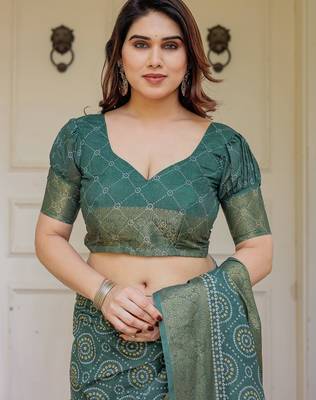 Elegant handloom cotton printed saree with floral design & blouse piece 5