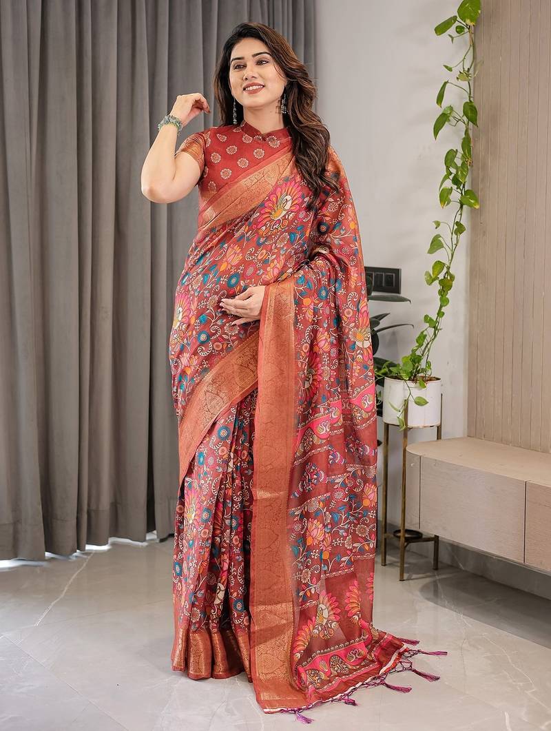 Soft handloom linen weaved with golden zari floral saree with tassels     includes 0.8m blouse