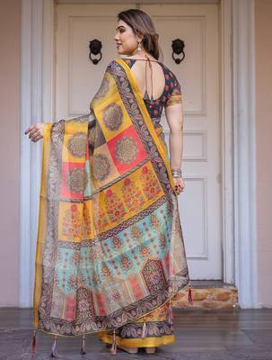 Women's handloom cotton floral print saree with attached blouse piece 3