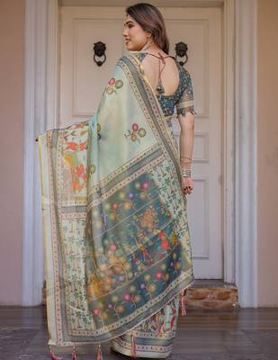 Stylish handloom cotton floral print saree with matching blouse piece 3