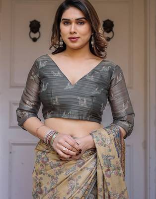 Designer handloom cotton floral print saree with attached blouse fabric 5