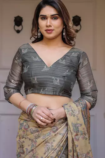 Designer handloom cotton floral print saree with attached blouse fabric