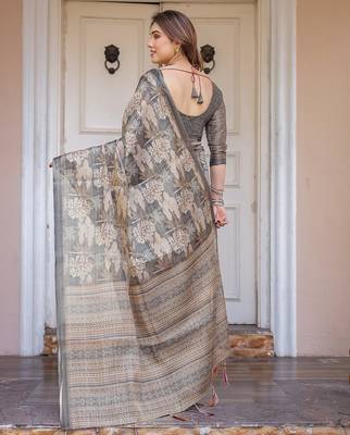 Women's handloom cotton floral print saree with attached blouse piece 3