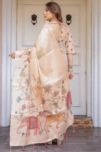 Women's handloom cotton floral print saree with attached blouse piece