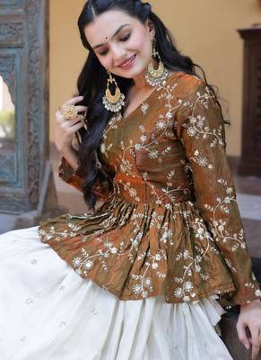 Womens Bollywood Style Zari Embroidered with Mirror Lace Embellished work Lehenga Choli 3
