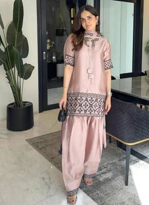 Dusty rose embroidery crepe fully stitched farshi salwar suit set 2
