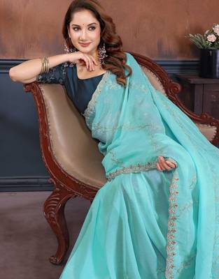 Blue crunchy cruss silk embroiderd saree with contrast blouse piece 5