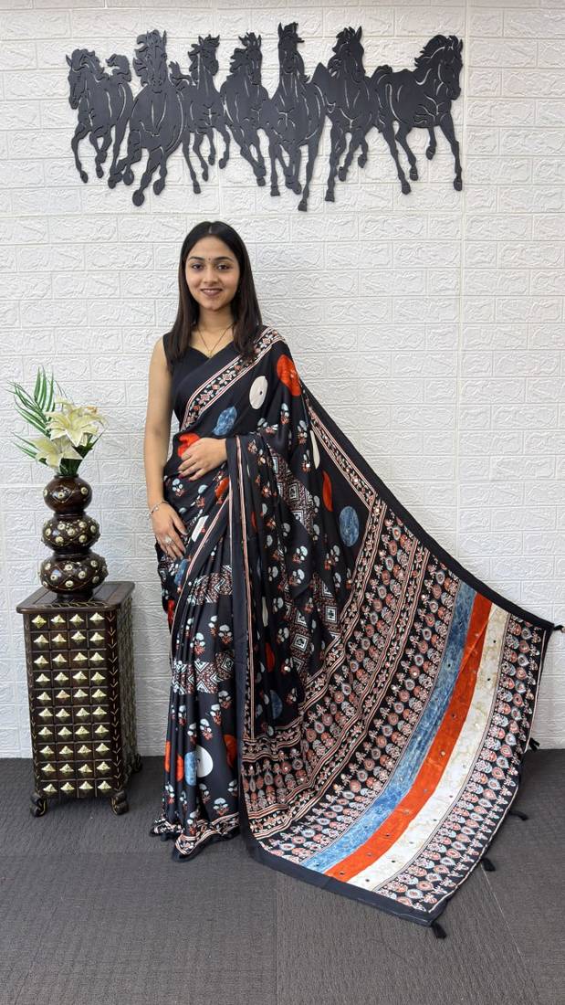 Black Color Heavy Mirror Work with Elegant Viscose Latkan Pallu Border Work Satin Saree