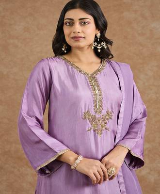 Dull purple opara silk hand embroidered kurta set 2