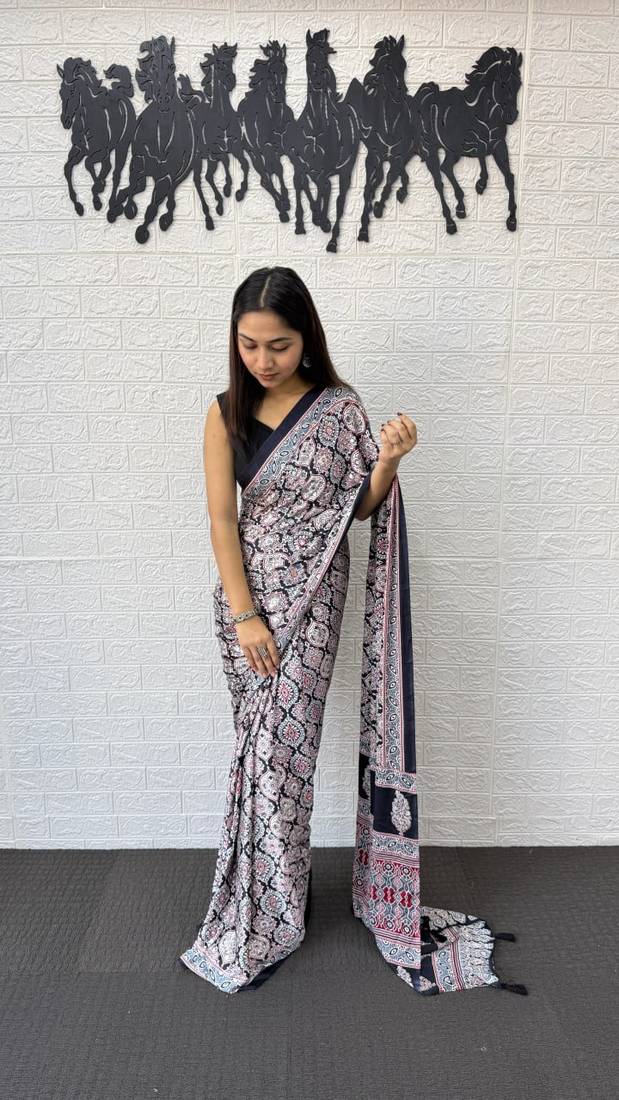 Black Color Mirror And  Latkan Pallu Border Work Satin Saree