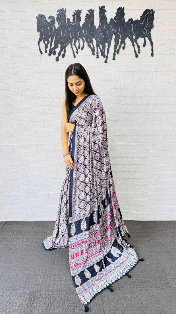 Black Color Mirror And  Latkan Pallu Border Work Satin Saree