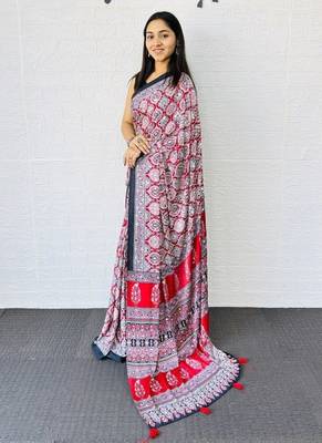 Red Color Mirror And  Latkan Pallu Border Work Satin Saree 2