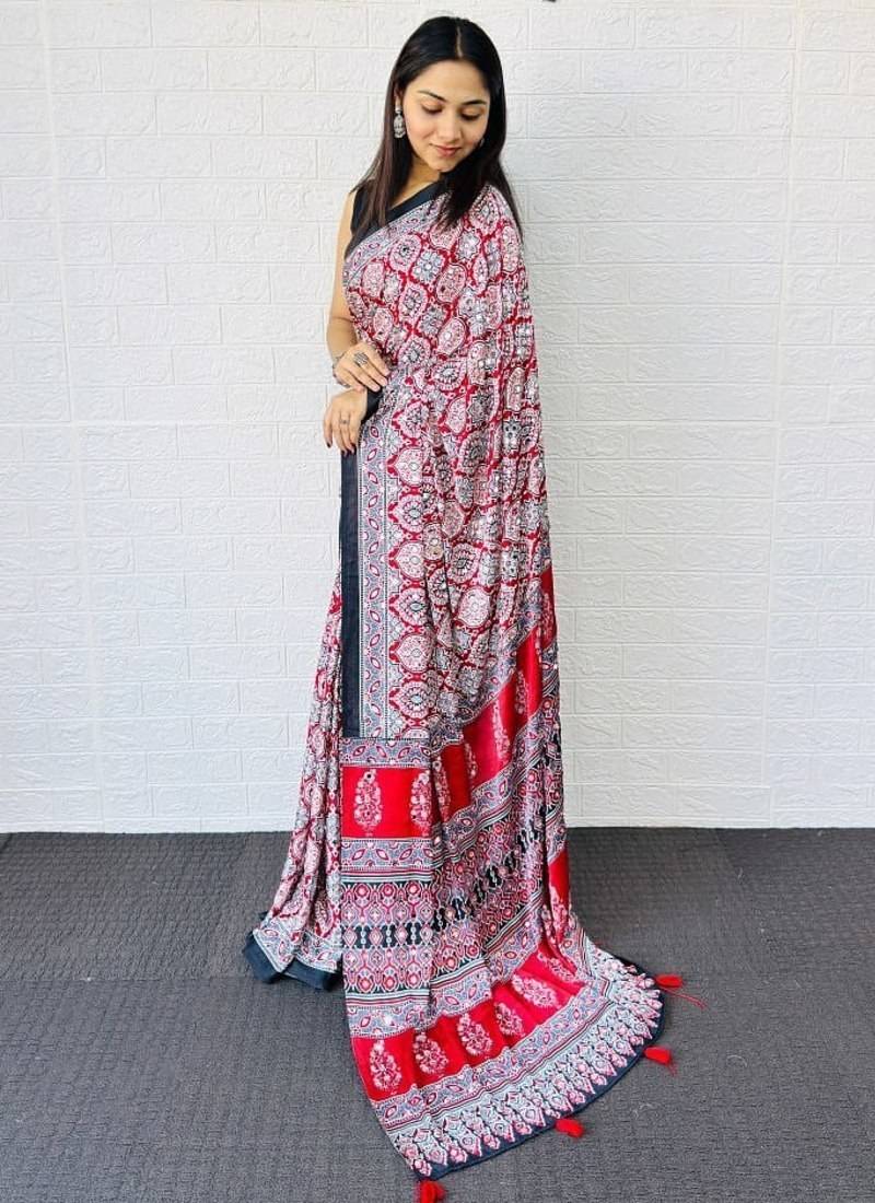 Red Color Mirror And  Latkan Pallu Border Work Satin Saree