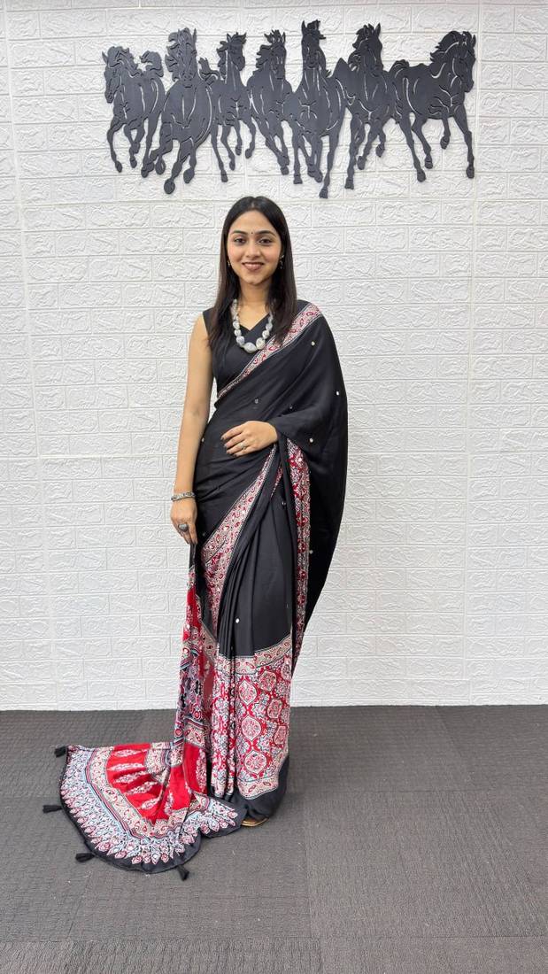 Black Color Mirror Work with Elegant Viscose Latkan Pallu Work Satin Saree