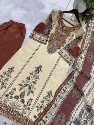 Beige silk blend printed kurta set 2