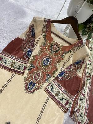 Beige silk blend printed kurta set 3