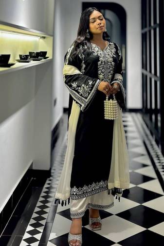 Black silk blend embroidered kurti set