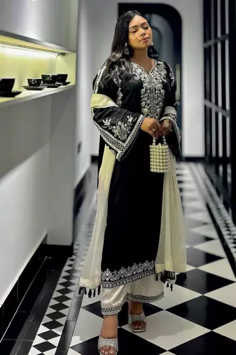 Black silk blend embroidered kurti set