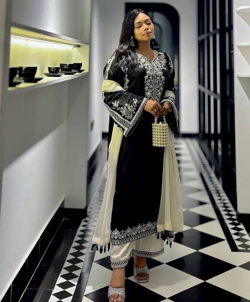 Black silk blend embroidered kurti set