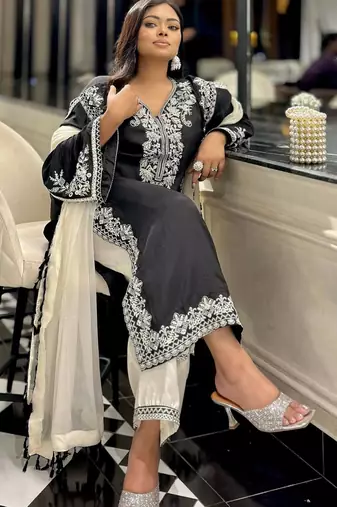 Black silk blend embroidered kurti set