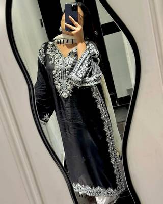 Black silk blend embroidered kurti set 4