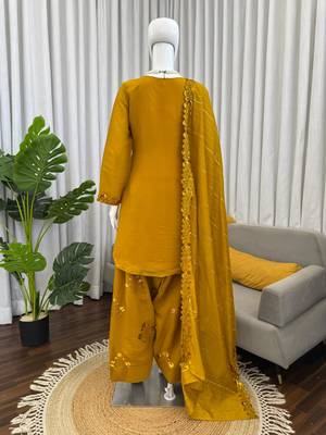 Mustard chanderi thread farshi salwar set 3