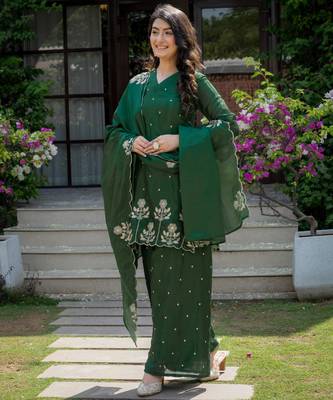 Dark green silk blend embroidered farshi palazzo set 2