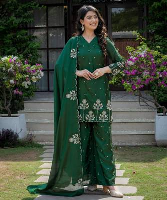 Dark green silk blend embroidered farshi palazzo set 3