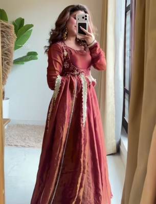 Dark champagne silk blend embroidered anarkali set 3