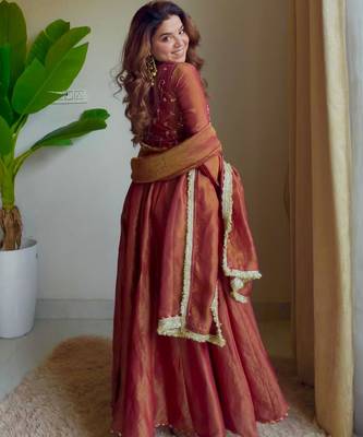 Dark champagne silk blend embroidered anarkali set 4